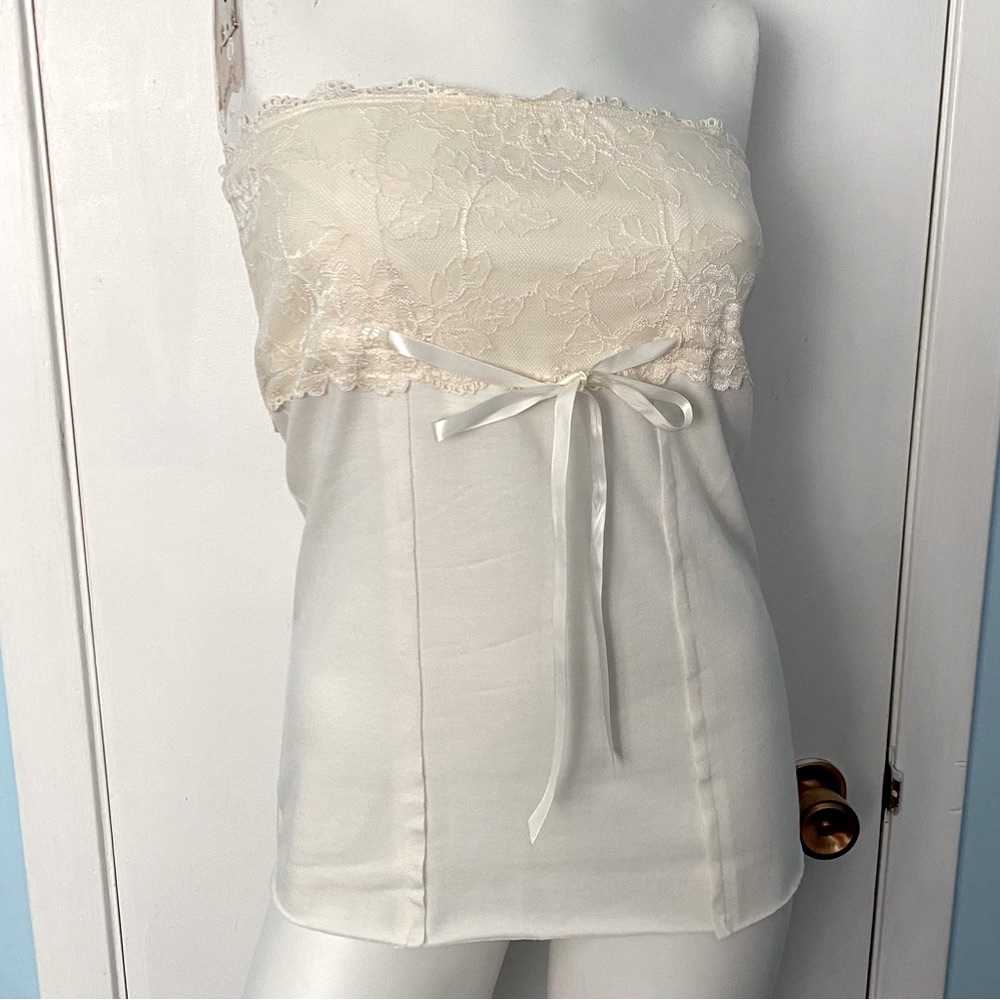 NWoT Guess Jeans Cream Tube Top with Lace Detailing and a Bow